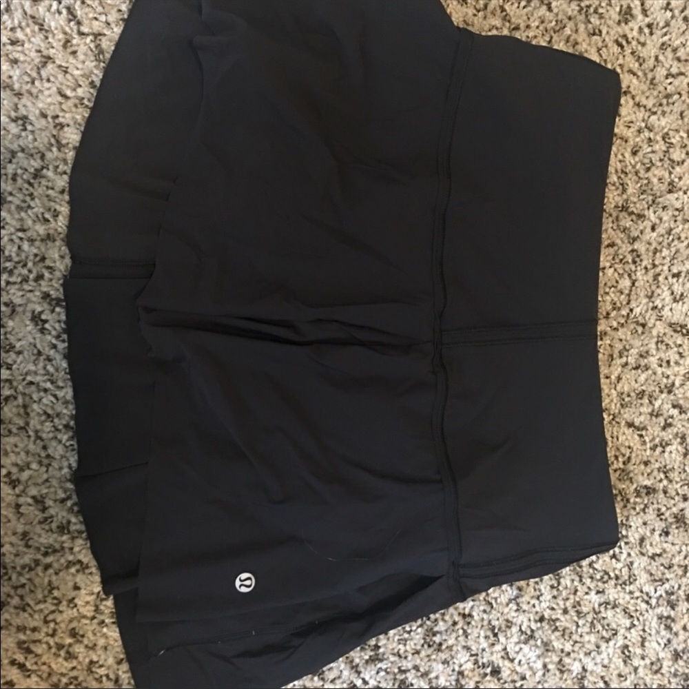 Lululemon skirt size 6 never dried in dryer